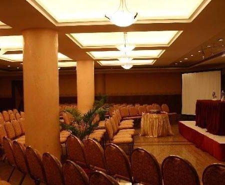 Celebrity Boutique Hotel Hyderabad Exterior foto